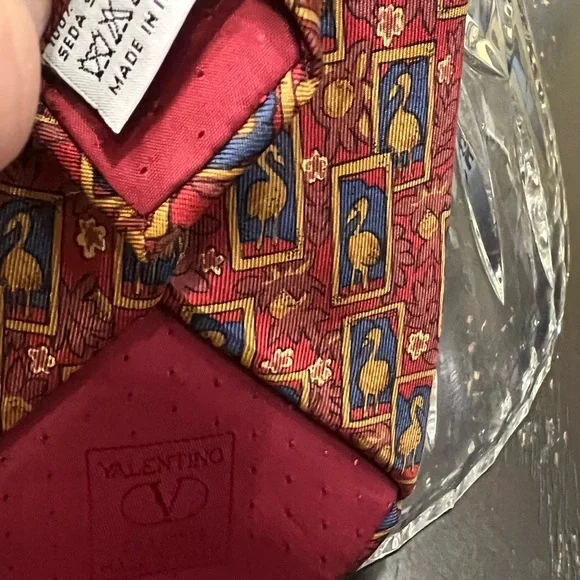 Vintage Valentino Garavani 100% Silk Authentic Men's Luxury Necktie